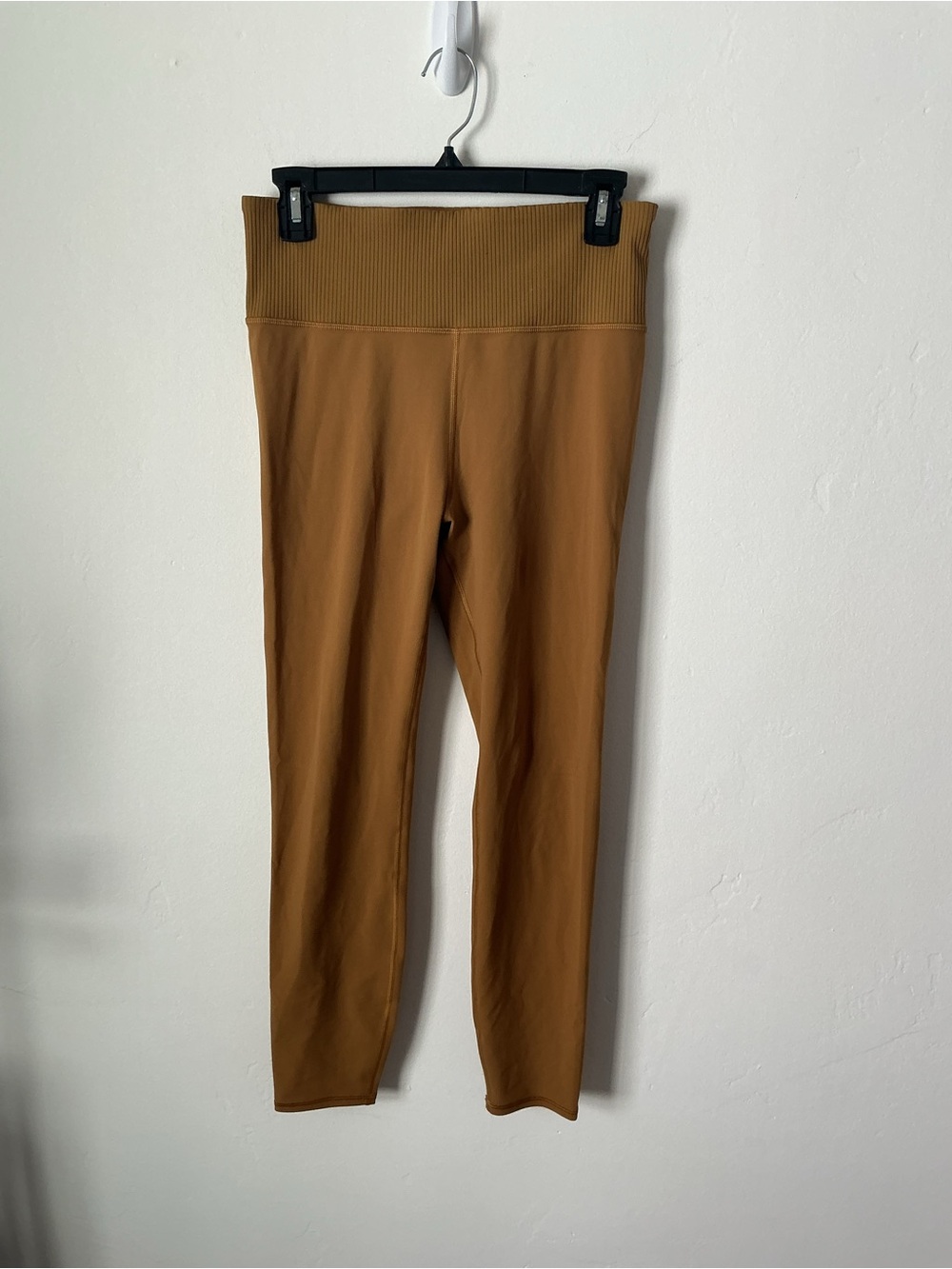 Vuori High-Waist Ribbed-Waist Leggings — Brown